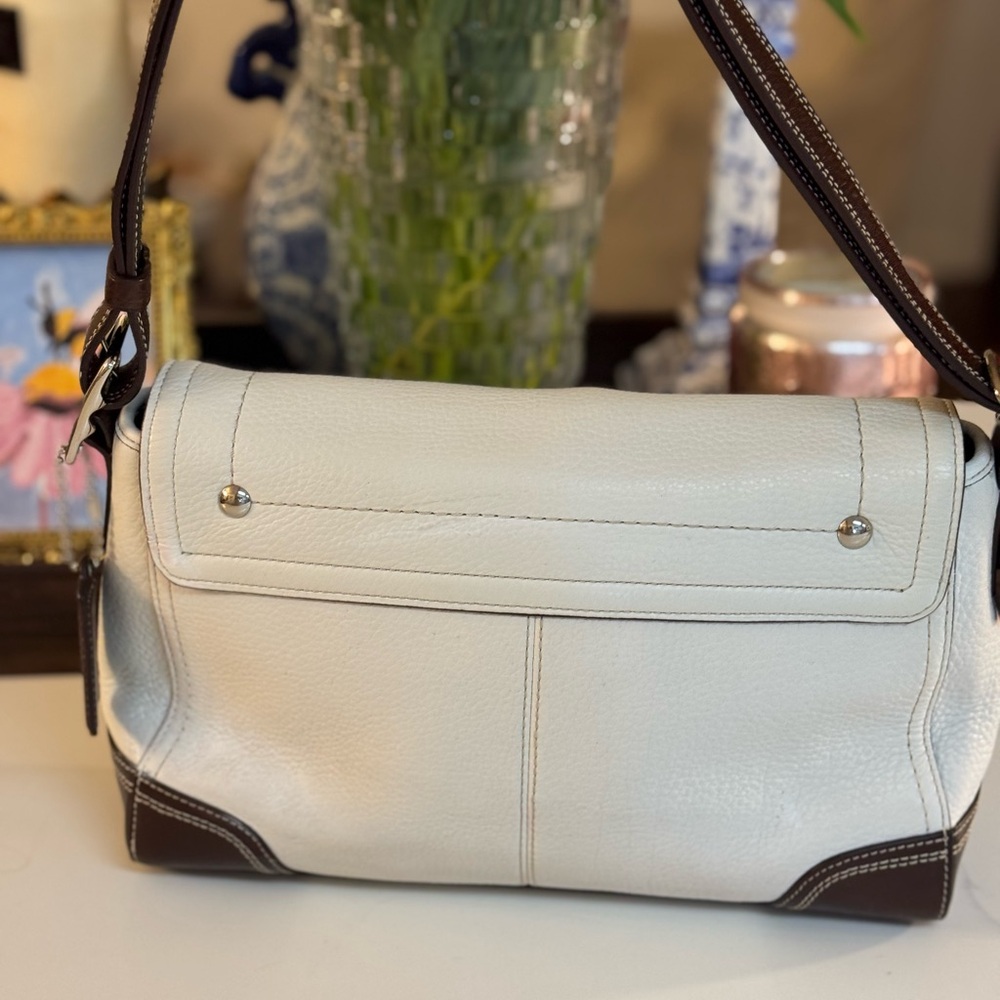 🤍🤎 COACH WHITE PEBBLED LEATHER HAMILTON FLAP CONVERTIBLE BAG! - Picture 4 of 10